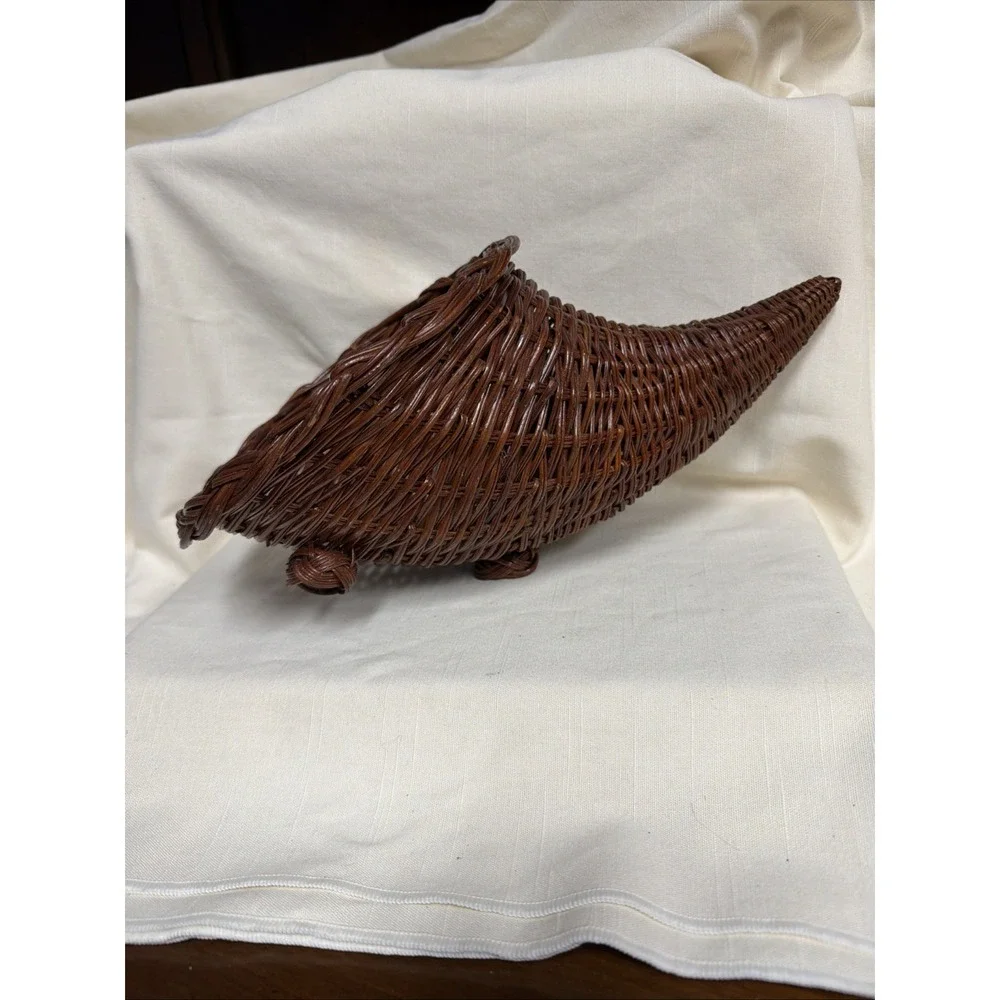Brown Wicker Cornucopia Basket With Small Feet On Bottom 6